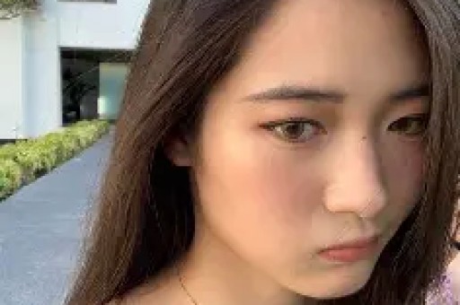 一天曝2大瓜！曝顶流女星协议、约会激吻手探入个个惊人