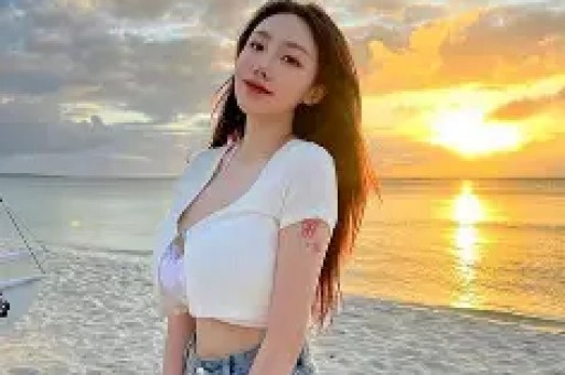 网红连麦直播间都市人当代故事会